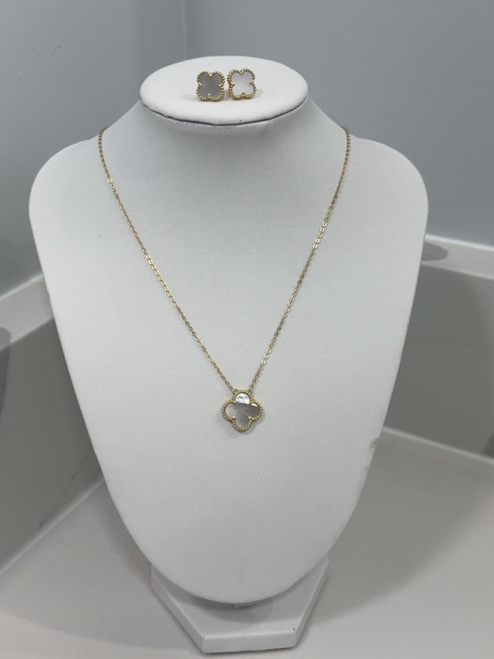 Gold Clover Pendant Necklace and Stud Earrings Set - White Inlay